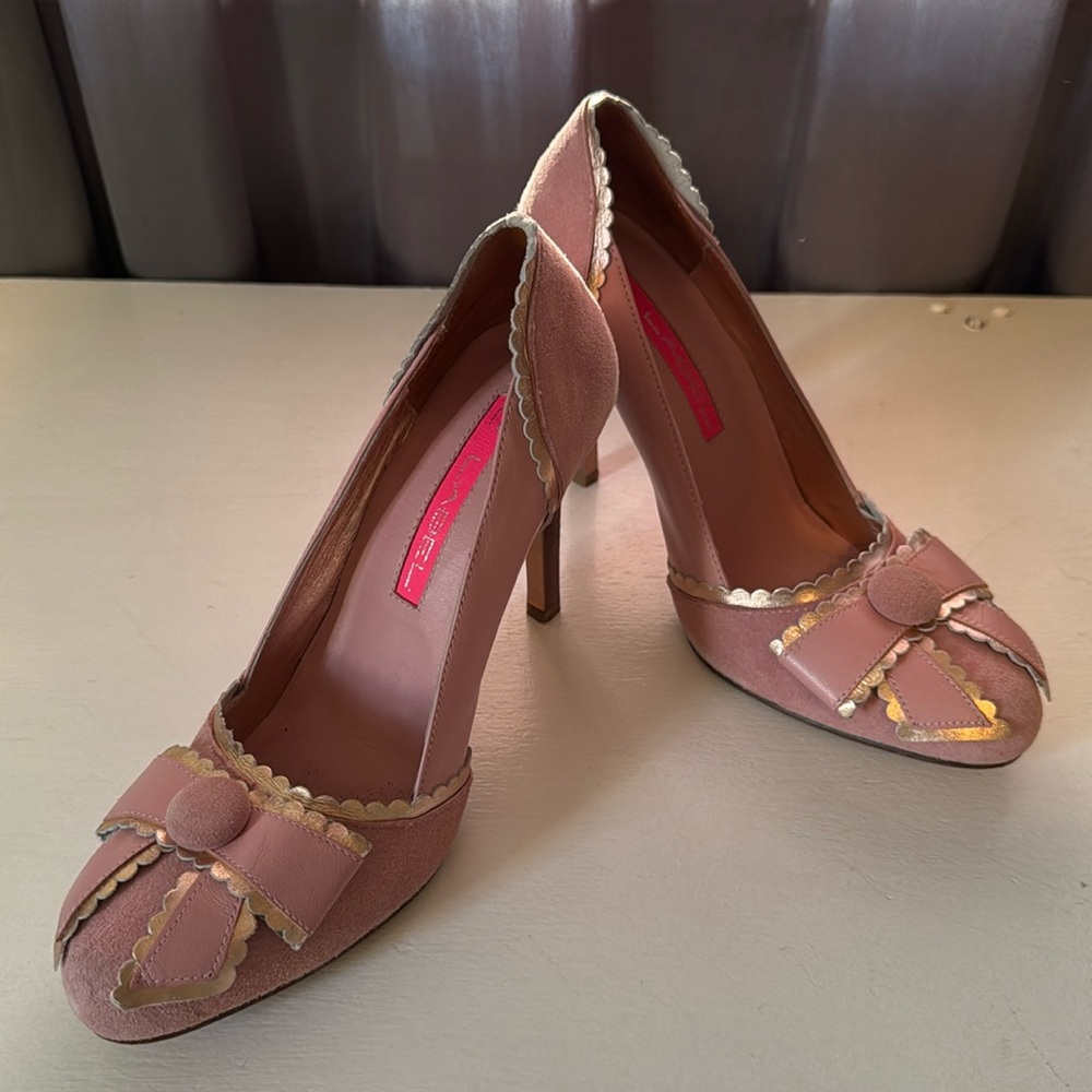 Pink suede round toe bow heels by C. Label. Size 6